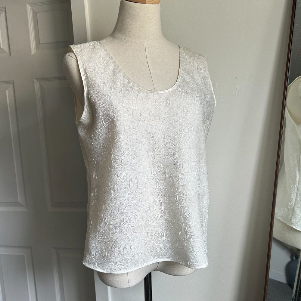 Ivory White Floral Pattern Texture Sleeveless Top